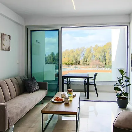 Phaedrus Living - Seaside Executive Flat Harbour 208 Apartment