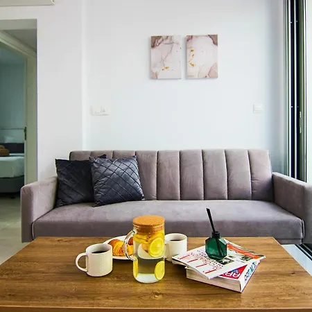 Phaedrus Living - Seaside Executive Flat Harbour 208 * Paphos