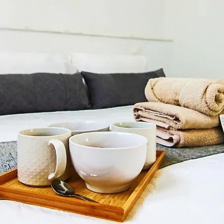 Phaedrus Living - Seaside Executive Flat Harbour 208 *