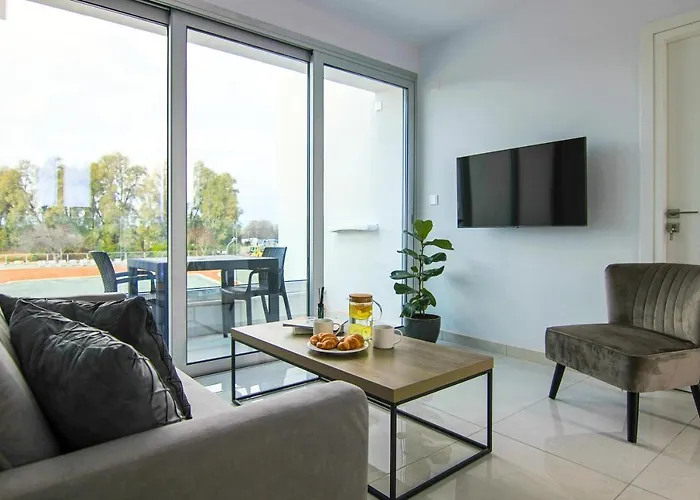 Phaedrus Living - Seaside Executive Flat Harbour 208 Paphos