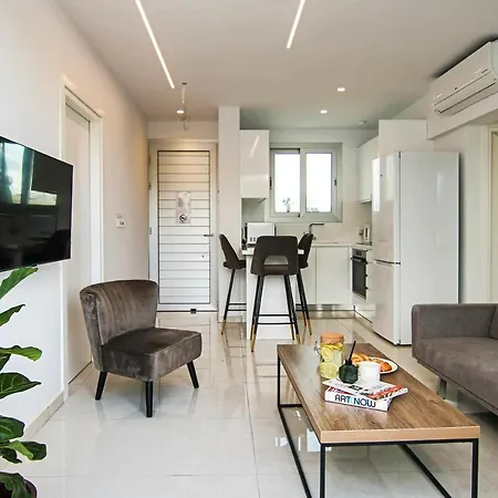 Phaedrus Living - Seaside Executive Flat Harbour 208 *