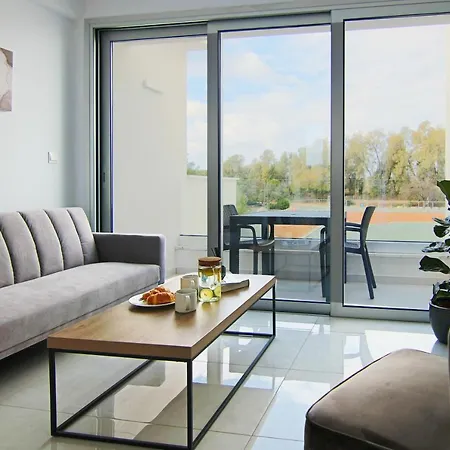 Phaedrus Living - Seaside Executive Flat Harbour 208 アパート