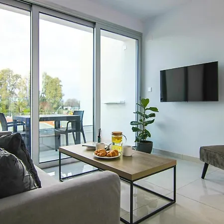 Phaedrus Living - Seaside Executive Flat Harbour 208 パ フォス